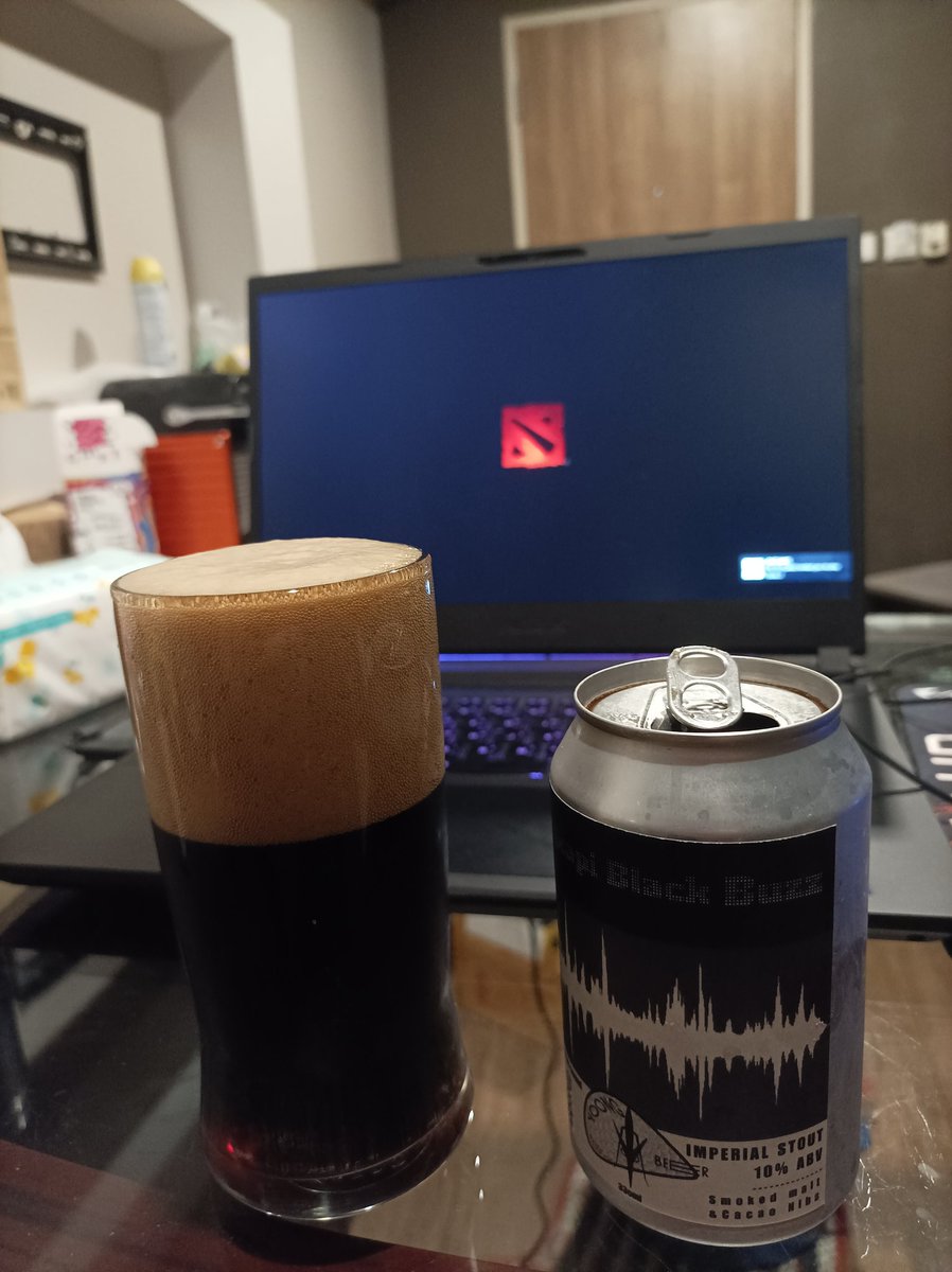fourtakorn's tweet photo. Yoong Beer - Imperial Stout 10%abv
เป็นเบียร์ที่ขมขื่นตอนกลืนมากความหนืดหนักของบอดี้เยอะหน่อยกลิ่นไม่ค่อยมาแต่ได้โกโก้บางๆพอกลืนไปเท่านั้นแหละมีความsmokeในคอมีความโกโก้หน่อยๆซ่าๆปิดท้ายด้วยหวานขมบางๆแบบstoutแต่มาน้อยไปหน่อยคาดหวังว่าจะโทนหนักกว่านี้แต่เหมือนกั๊กๆไว้ https://t.co/PdgRR3SjLV