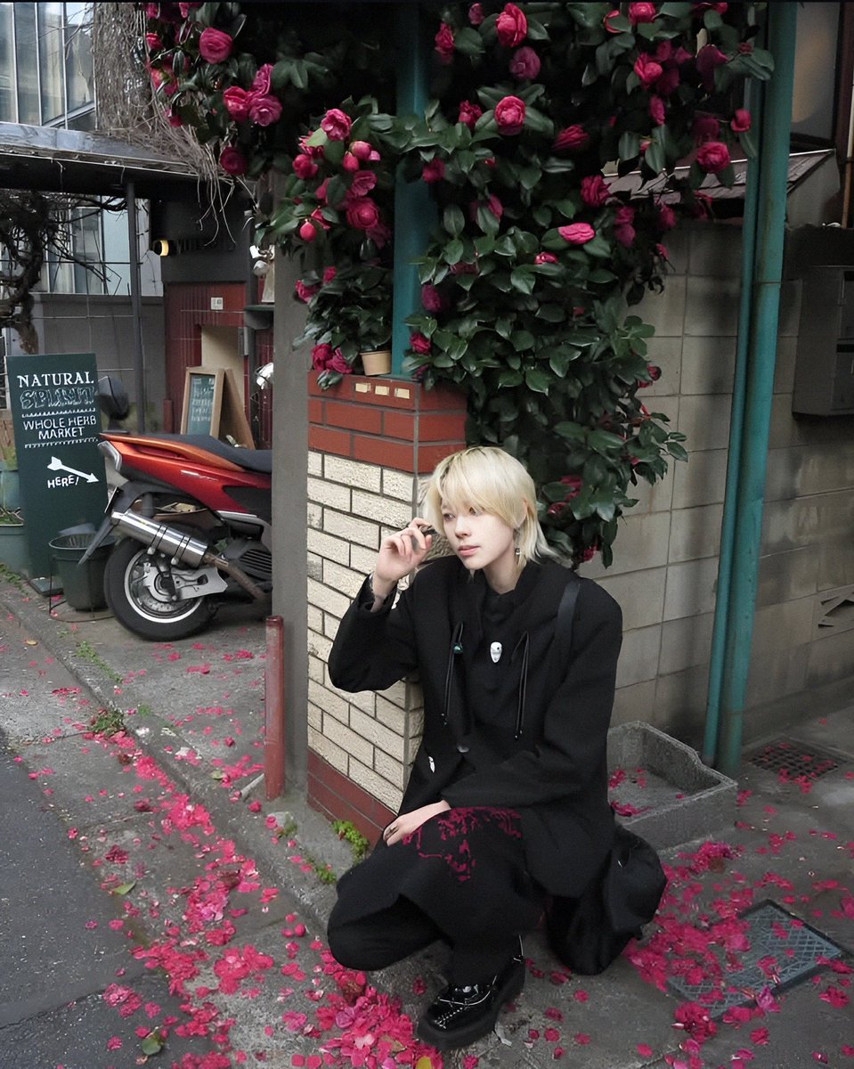 ⠀ᅠᅠ
ᅠᅠ             楓原.⠀𝖺𝗌𝗍𝗋✶𝗍𝗂𝗇𝗍𝗈   𝗀𝖺𝗅͟𝗅͟𝖾͟𝗋͟𝗒.

ᅠᅠ           they   can⎯say   whatever
ᅠᅠ           and  i`ll  throw  it  all  away
ᅠᅠ           just to find my voice again
⠀ᅠᅠ