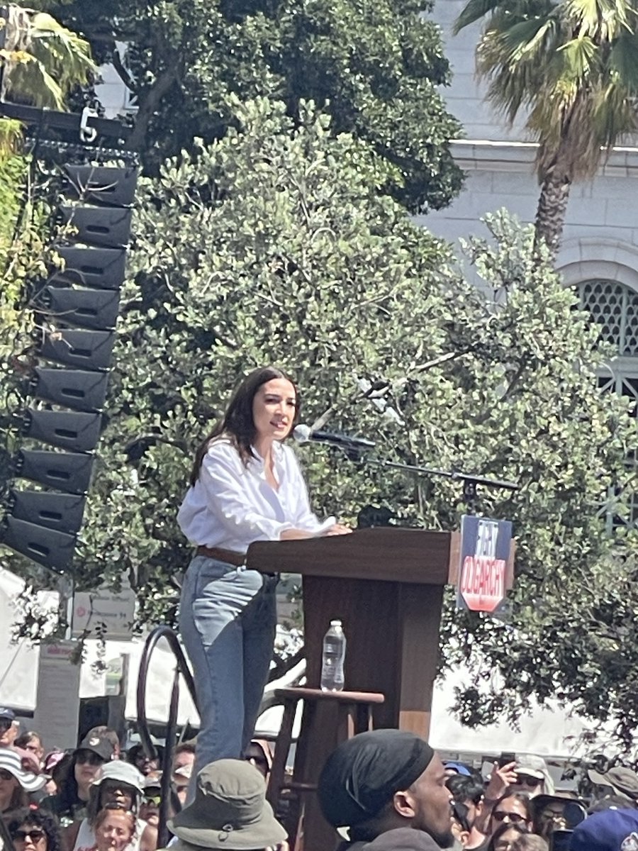 HousingHumanRt's tweet photo. We're participating in the "Fight the Oligarchy" Rally in LA today with Sen. @BernieSanders and @AOC and @Neilyoung.  

Corporate landlords are part of that oligarchy, and we must rent regulations to stop their predatory greed.  Join us in that fight! #fighttheoligarchy https://t.co/1t7dlGCUGS