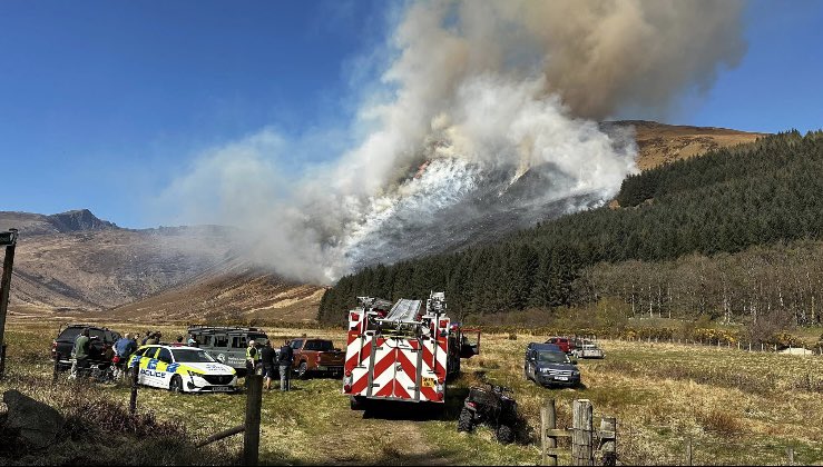 arranMRT's tweet image. ❌Glen Rosa Fire Extinguished ❌
Team members have been assisting Scottish Fire and Rescue, National Trust, estate workers and volunteers with access to the wild fire.
Thank you all for your cooperation in avoiding the area.
But all access to Glen Rosa and Goatfell is now open.