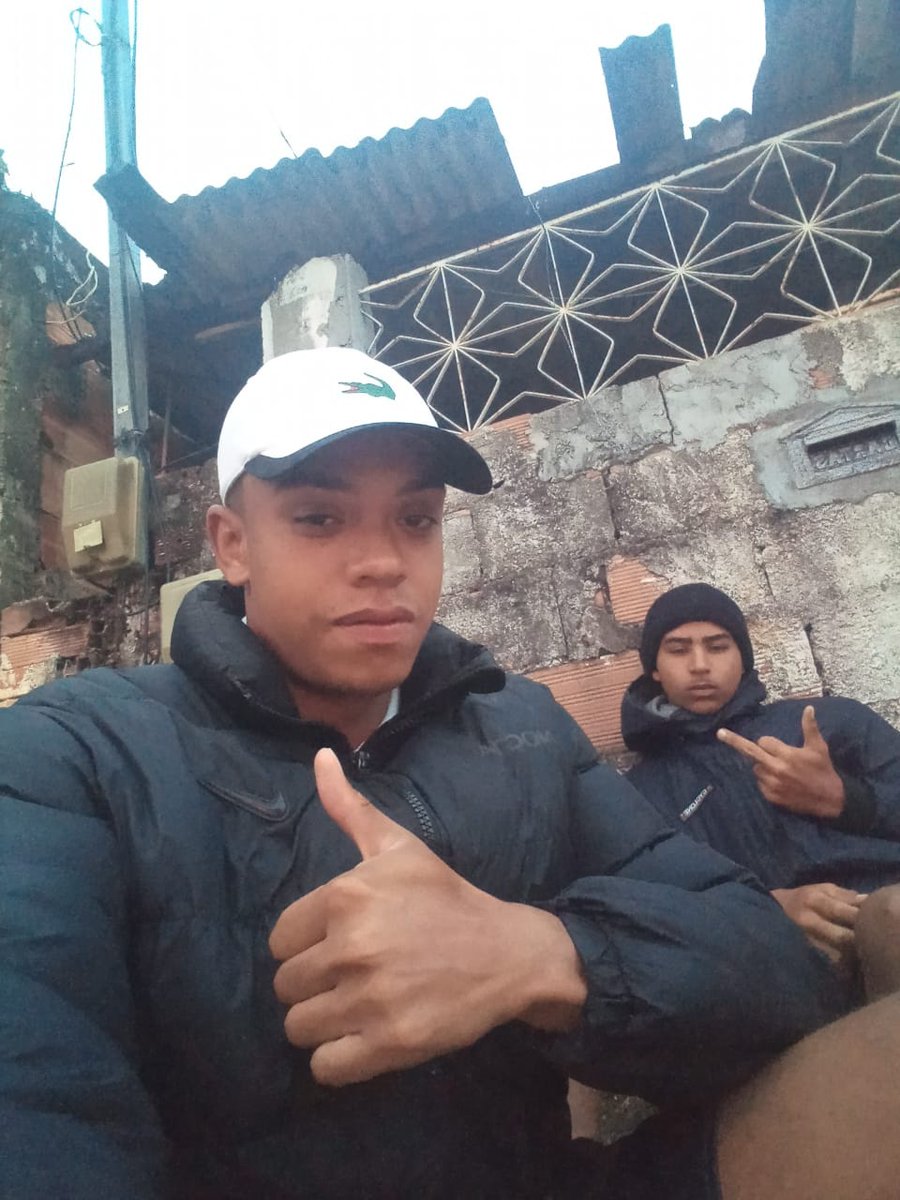 Mathecarlk's tweet photo. Deus o tenha em um bom lugar irmão,obg por sempre ser leal a mim vou sentir muita falta da gente todo dia pela manhã fumar sequência 😭🏴💔 https://t.co/rkGlri3xOC