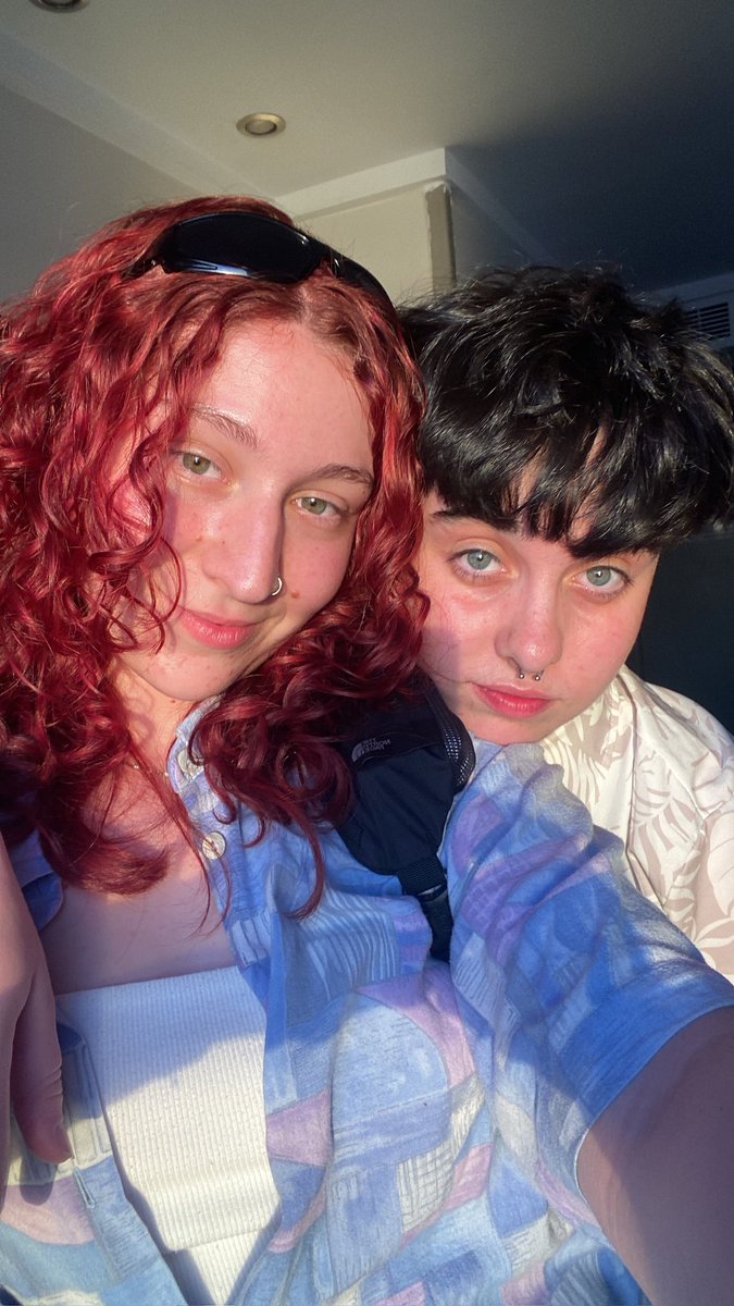 ir3nita_'s tweet photo. 1año de puro amor💗🫂👩🏼‍❤️‍💋‍👩🏻 te quiero https://t.co/ykx1XnBKuO