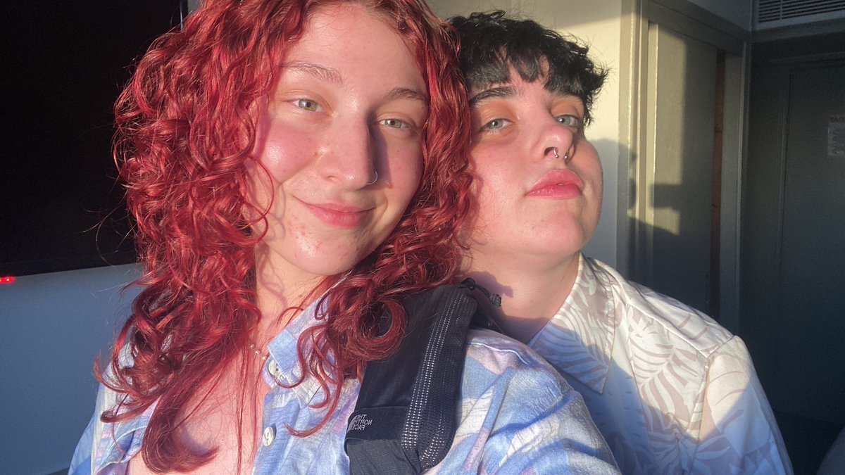 ir3nita_'s tweet photo. 1año de puro amor💗🫂👩🏼‍❤️‍💋‍👩🏻 te quiero https://t.co/ykx1XnBKuO