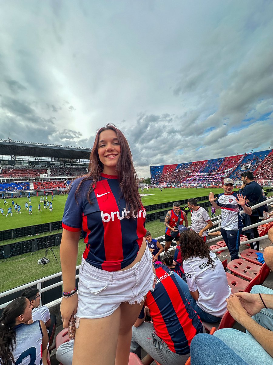 camibgian's tweet photo. Estos colores toda la vida❤️💙 https://t.co/b4dwc4sv7k