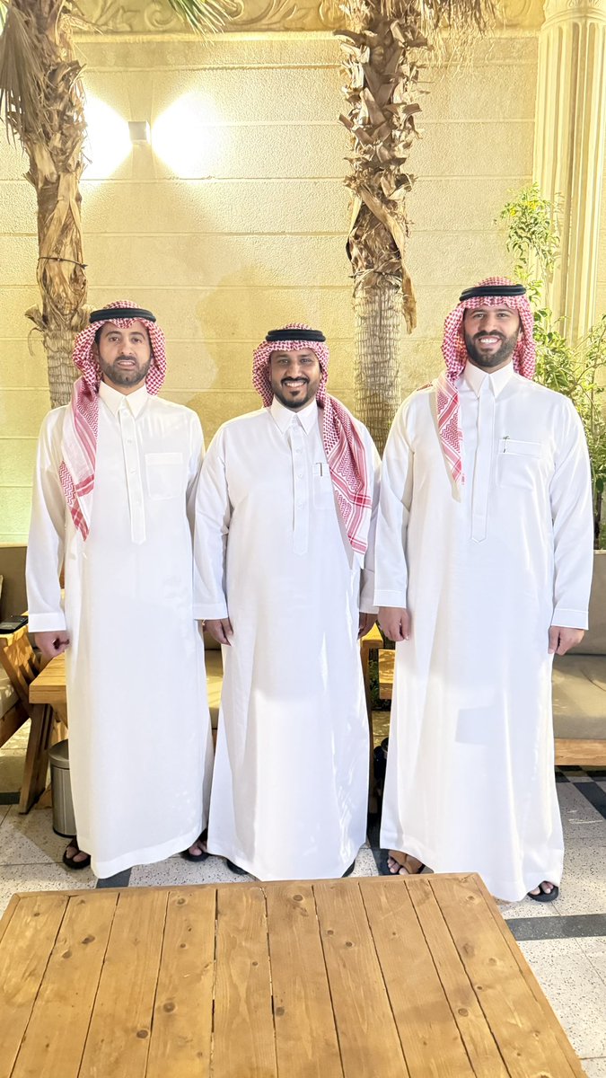 farhan_almdhal's tweet photo. اخواني الغالين الامير عبدالله بن سلطان والامير خالد بن سلطان الله يطول عمارهم 💚💚💚💚💚 https://t.co/3KEoNSiLeb