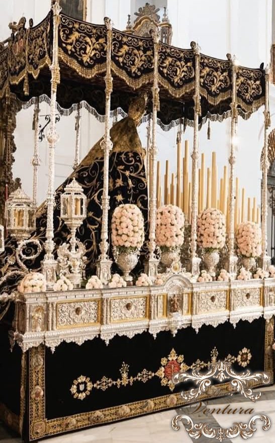 Este es nuestro tradicional exorno para los pasos de la Hdad. de la Sagrada Cena de Sevilla para un nuevo Domingo de Ramos.

#floresventura 
☎️ 651 91 29 60