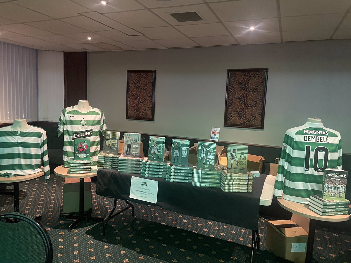 Boola_vogue's tweet photo. For anyone organising a Celtic-related event this spring…

If you fancy offering something a bit different for your guests why not include a bookstore or customised slide presentation?

Few shows lined up already (no spoilers 🤪) but dates still available so get in touch. 🍀📚🎬 https://t.co/U9KLGnOKPt
