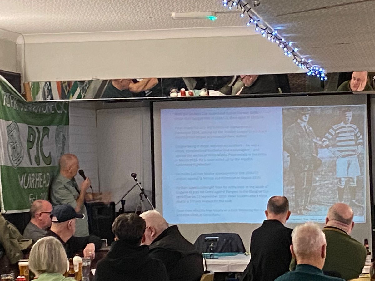 Boola_vogue's tweet photo. For anyone organising a Celtic-related event this spring…

If you fancy offering something a bit different for your guests why not include a bookstore or customised slide presentation?

Few shows lined up already (no spoilers 🤪) but dates still available so get in touch. 🍀📚🎬 https://t.co/U9KLGnOKPt