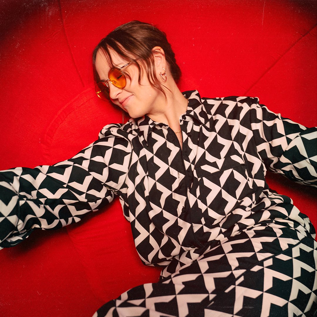 Harper O'Neill (@harperoneill) on Twitter photo last song on my new EP MANUFACTURED FEELINGS out 4.25 !!! 
pre save 🫶 sl.cmdshft.com/manufacturedfe… last song on my new EP MANUFACTURED FEELINGS out 4.25 !!! 
pre save 🫶 sl.cmdshft.com/manufacturedfe…