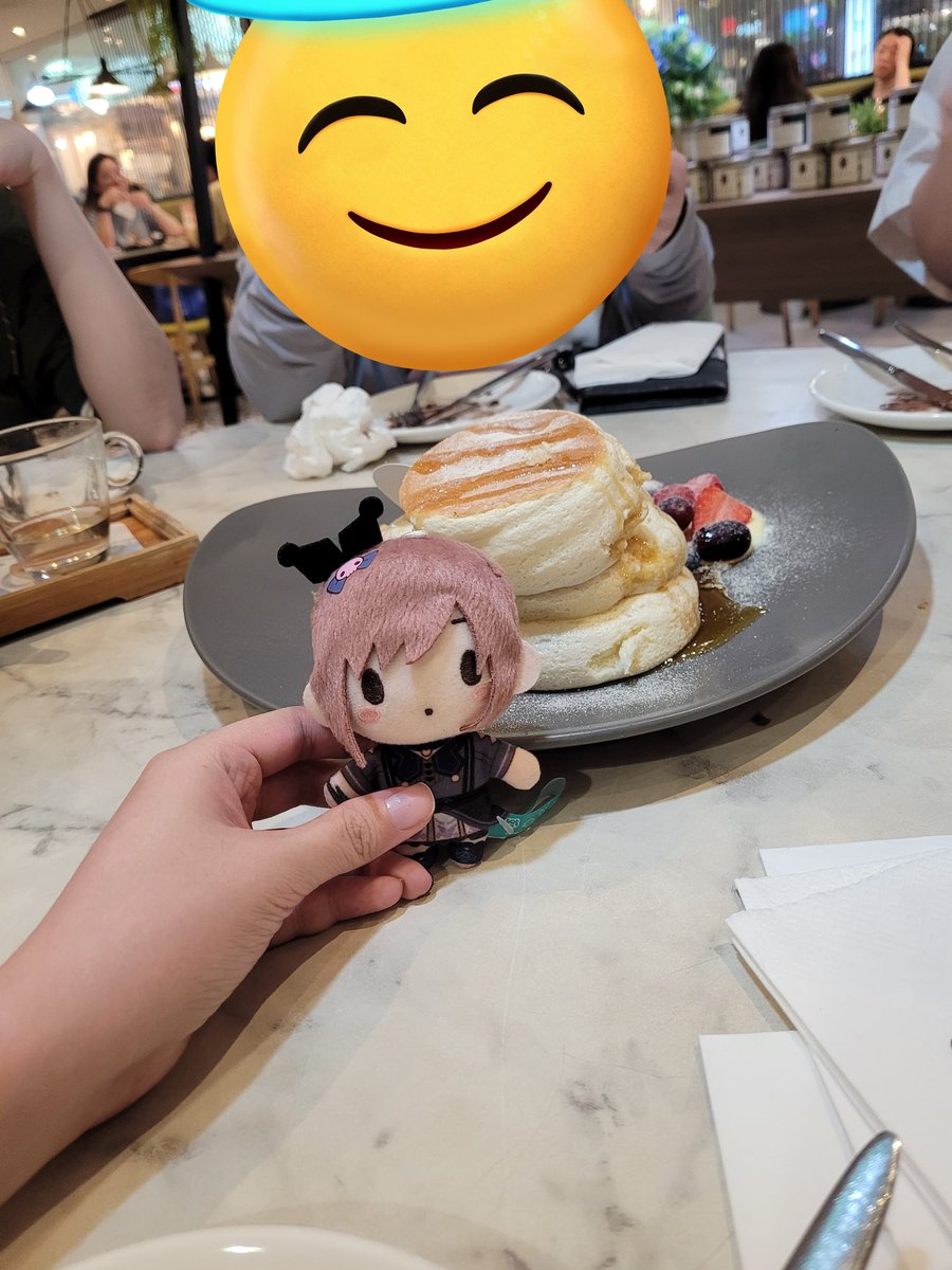 medusation's tweet photo. Movie!!! We finally got pancakes together after talking about it for years 🥰🥰🥰 https://t.co/MpYB6B4E16