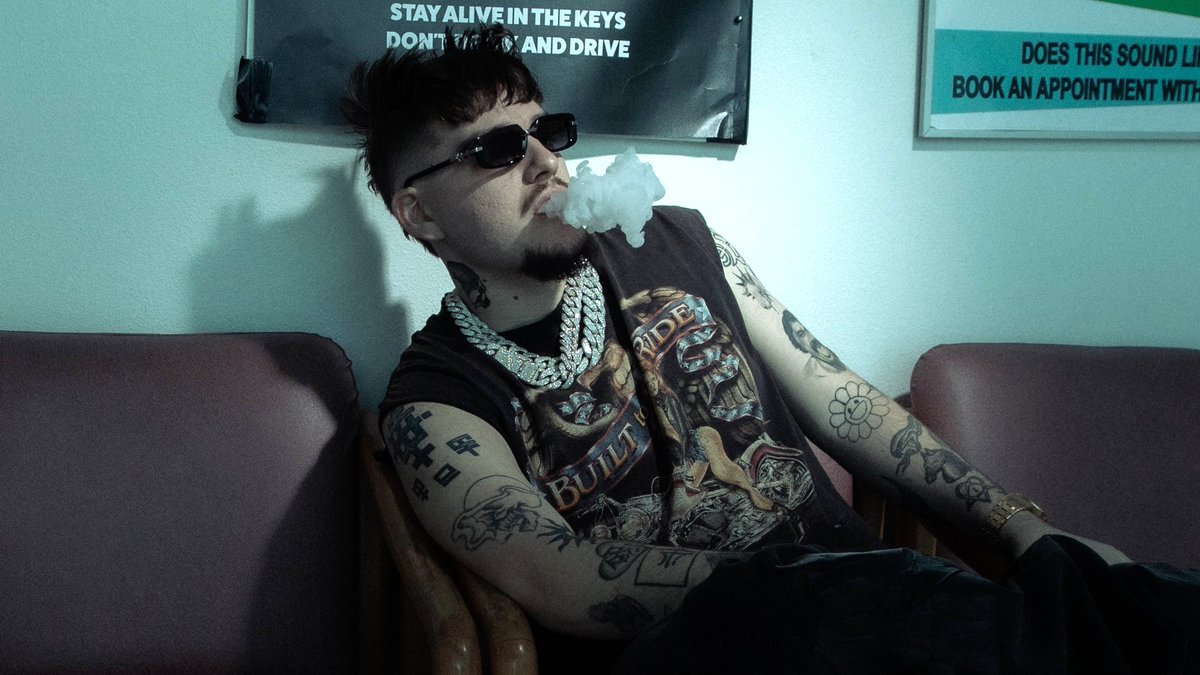 Kurrco's tweet image. According to festival staff, Justin Bieber and Yeat threw an exclusive Coachella afterparty, the first ever on the actual festival grounds 👀

The guest list included:

▫️ Leonardo DiCaprio
▫️ Lori Harvey
▫️ The Kid LAROI
➕ more