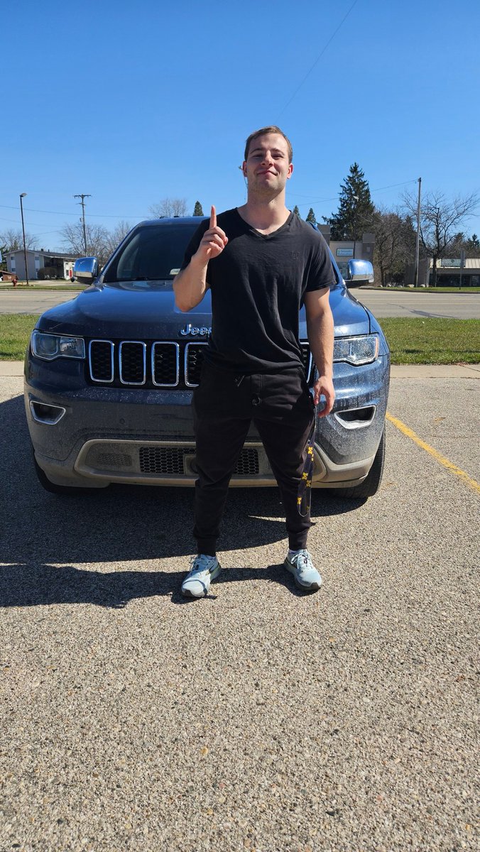 Rippin Vining tweet media