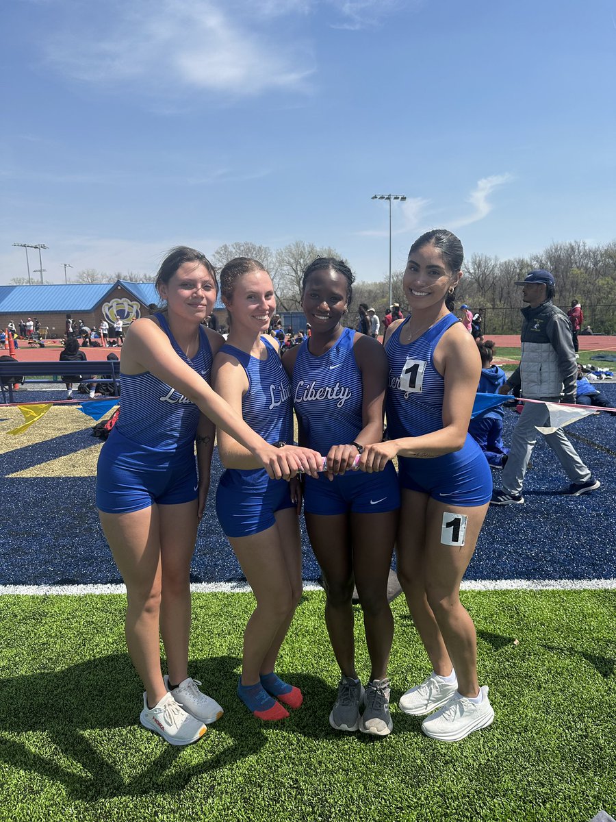 It was a beautiful day for some Track &amp; Field at Bill Summa Invitational and the distance crew took advantage! 

𝟰𝘅𝟴𝟬𝟬 - 𝟭𝘀𝘁 𝗣𝗹𝗮𝗰𝗲 🏆
A. Ruiz
C. Timba
A. McDuffie
J. Hernandez

𝗘𝗹𝗶𝘁𝗲 𝟯𝟮𝟬𝟬
2nd • L. Hurt
7th • C. Timba
8th • A. McDuffie