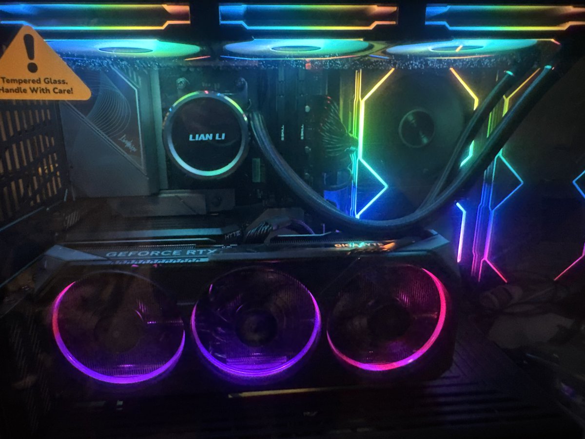New pc shoutout to the goat <a href="/Brparadox/">Paradox Customs</a> for the cleanest built PC