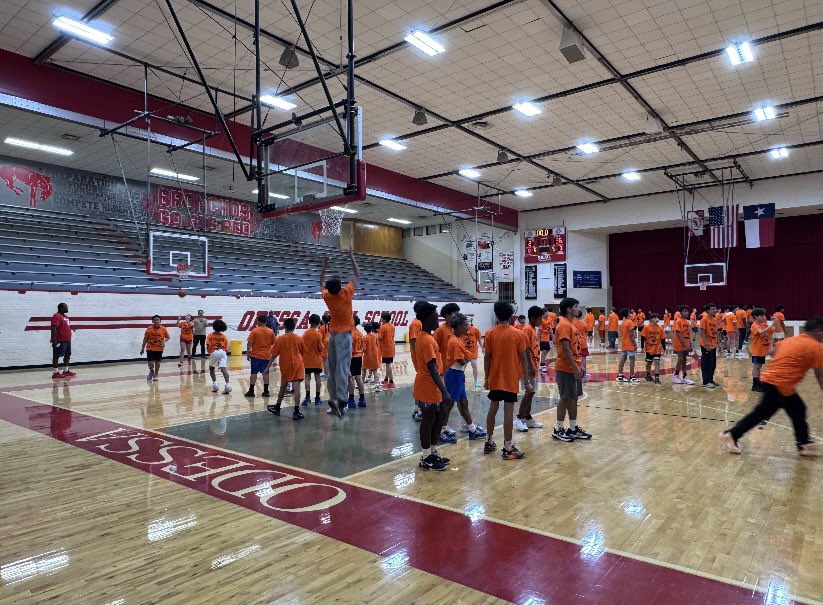 OHSbronchoHOOPS's tweet photo. Great turnout for the Enes Kanter Freedom Basketball Camp. Thank you Peace Academy for allowing us to help you all service the community. Great event!

@BigRedBronchos @BronchoNews @ECISDAthletics https://t.co/kae8iyFOwR
