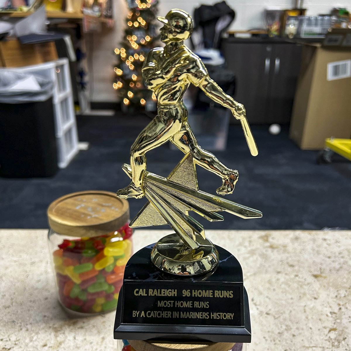 Rick Rizzs is the best 🥹

He swung by a trophy shop this morning and asked them to make a trophy celebrating Cal’s milestone.
