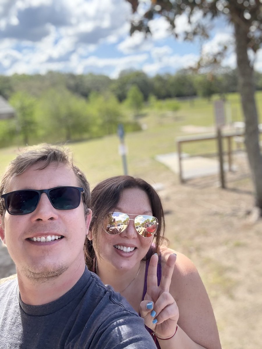 Shelley_Knight1's tweet photo. My two closest gf’s in Florida Shanny & Holly oh and the Birthday Dude, Stephen. Happy Birthday Friend! #friendship #partofmygirlsquad #missingafew 🥰 https://t.co/s15HEuupXx