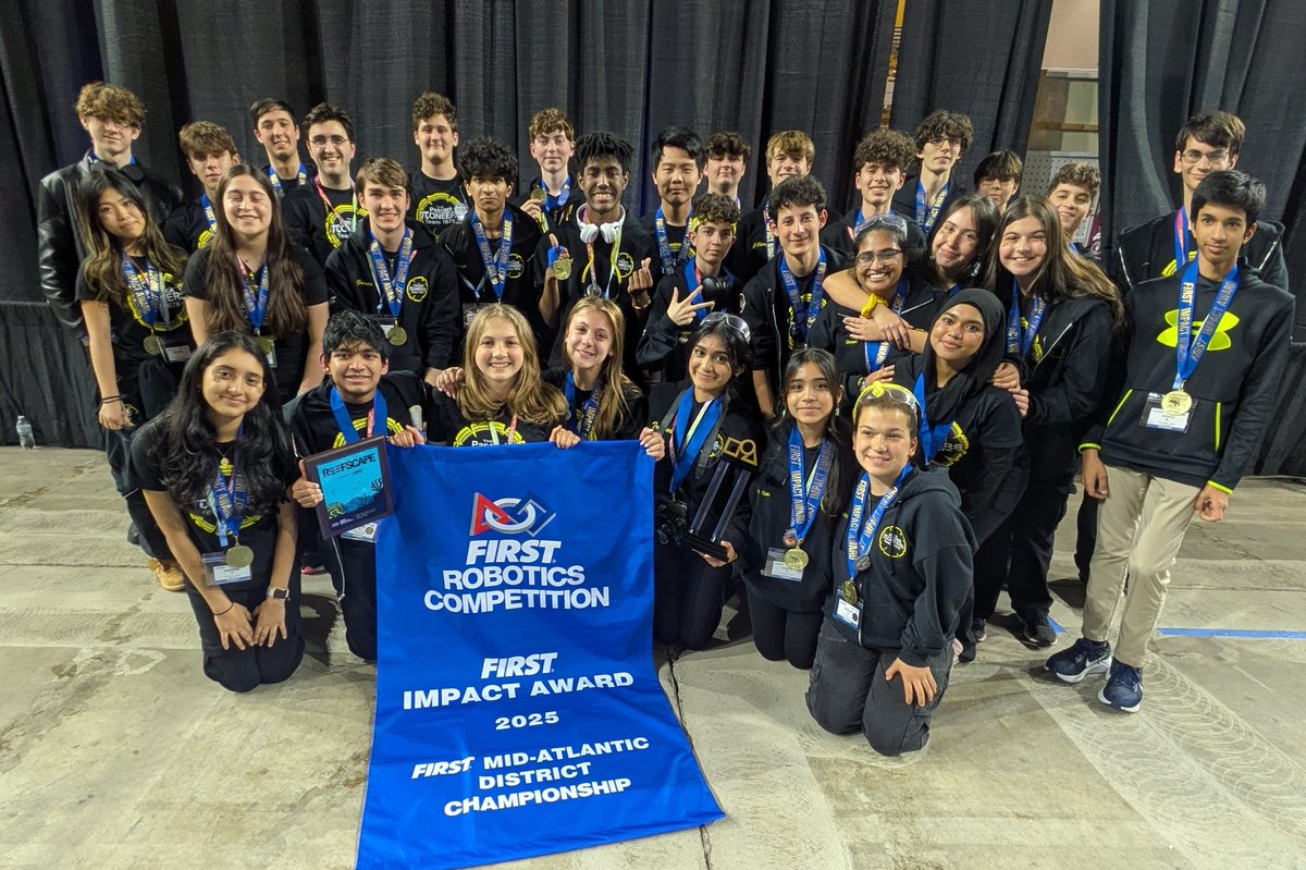 We can't wait to compete at the <a href="/FIRSTweets/">FIRST</a> World Championship! Please consider supporting our team tinyurl.com/yc86ewzw Thank you to everyone who has supported us! 💛🖤