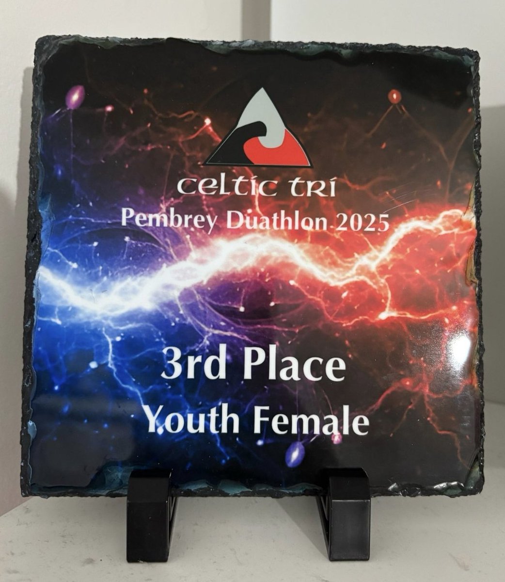 slingy75's tweet image. Pembrey Duathlon, 1st time racing with a bike and a 3rd place finish. Racing a year older is tough, but Liv smashed it, and it was an amazing day with the Cardiff junior Triathlon Crew. 💪👍 #RunBikeRun