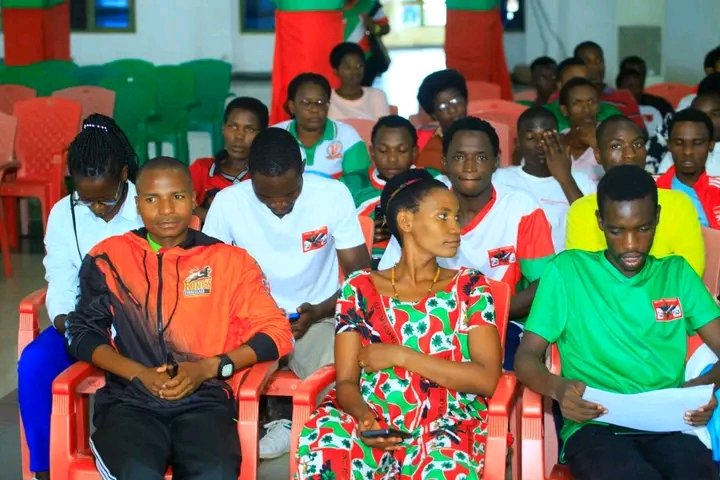 USAD BURUNDI (@usad_burundi) on Twitter photo 1/n. Ce samedi 12 avril 2025,les leaders des jeunes Imbonerakure étudiant en @MairieBuja natifs de #Butanyerera a organisé une formation sur des thèmes liés à l'histoire du Burundi et du parti <a href="/CnddFdd/">CNDD-FDD</a>
<a href="/R_Ndikuriyo/">Ndikuriyo Révérien</a>
<a href="/DorianeMunezero/">Doriane Munezero🇧🇮</a>
<a href="/GeneralNeva/">SE Evariste Ndayishimiye</a>
@Bobolivingstone 1/n. Ce samedi 12 avril 2025,les leaders des jeunes Imbonerakure étudiant en @MairieBuja natifs de #Butanyerera a organisé une formation sur des thèmes liés à l'histoire du Burundi et du parti <a href="/CnddFdd/">CNDD-FDD</a>
<a href="/R_Ndikuriyo/">Ndikuriyo Révérien</a>
<a href="/DorianeMunezero/">Doriane Munezero🇧🇮</a>
<a href="/GeneralNeva/">SE Evariste Ndayishimiye</a>
@Bobolivingstone