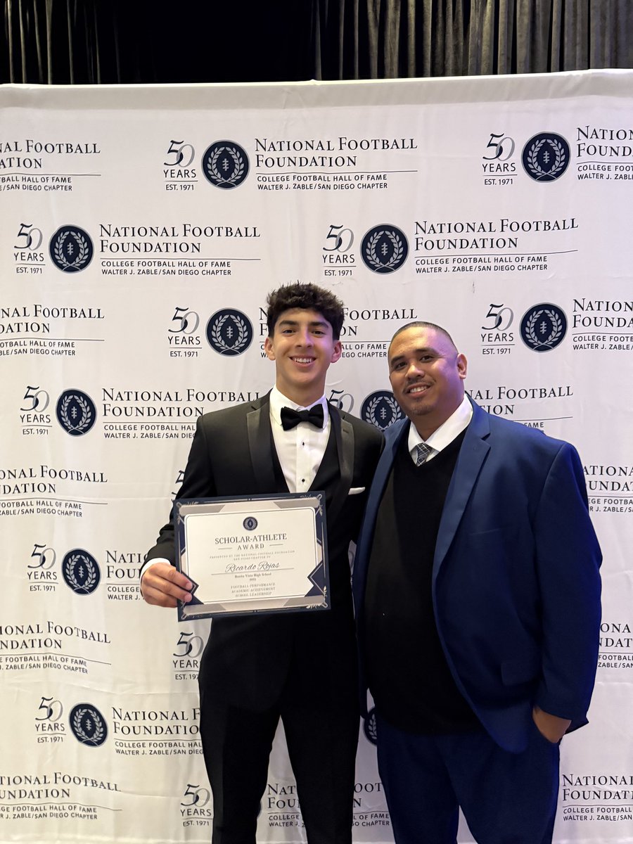 richierojas433's tweet photo. What a wonderful event last night having been blessed with the opportunity to be invited and attend @NFFSDChapter and being presented a scholarship due to my academic and athletic achievements along with other great athletes. Having my family and my coaches there was very special as well. And a great time seeing @PPRPapaPig 

@BVHSBarons @KUSIPPR @NewGenKicking @ortizkicking