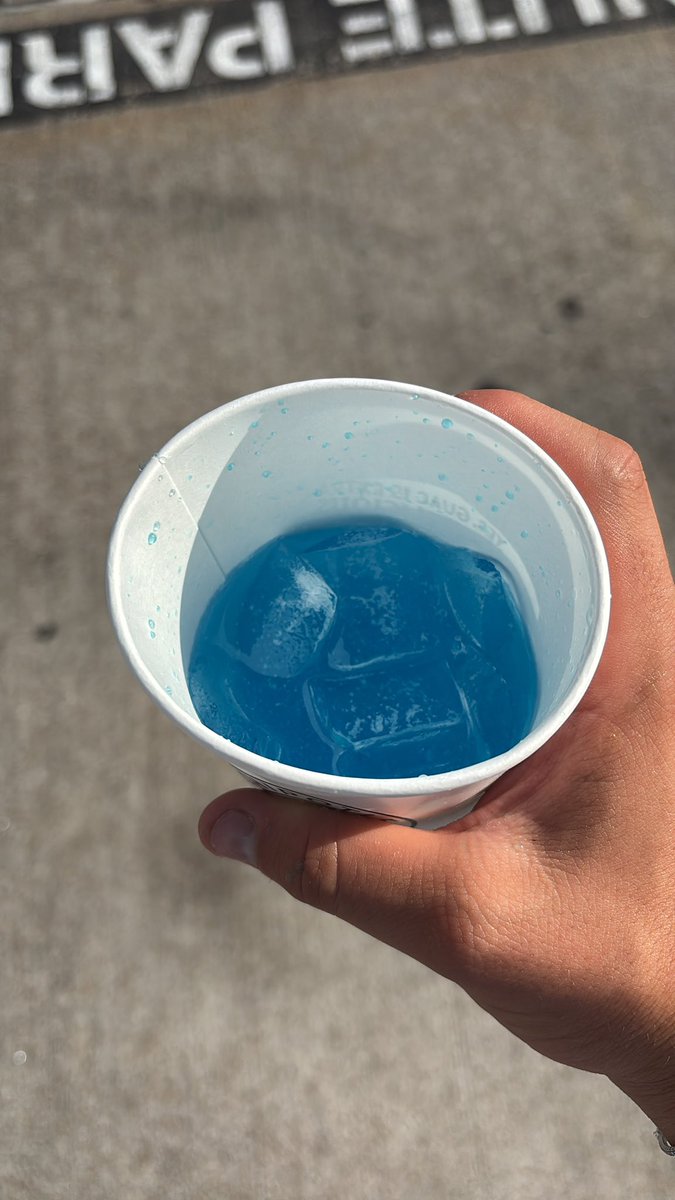 SparkyJames12's tweet photo. Blue pow on the rocks, yeah you bet. #CBTM #LANK https://t.co/8Ddt5V81BQ