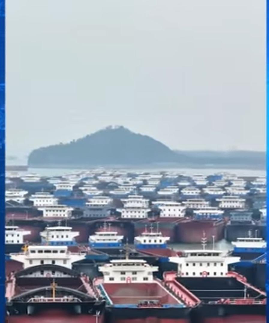 GenFlynn's tweet photo. READ THIS THREAD BELOW. Thank you Rod for this smart analysis. 

Before you do, quickly examine these photos taken this week on the Yangtze River in China (a vital commercial thoroughfare). Totally empty and going nowhere. There are also two areas that I’m told are experiencing strikes by employees because their wages are being docked significantly. Xi is in trouble and he’ll be working to kiss many rear ends around the world. 

Pay attention folks, things will get interesting. My recommendation to @realDonaldTrump is to up the tariff even more. 

Two can play at this irregular warfare game. 
@boonecutler