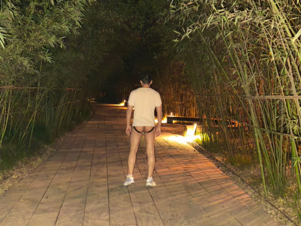 boomguyssss's tweet photo. 野裸，变装，会偶遇吗？ https://t.co/KpsKSFNq7C