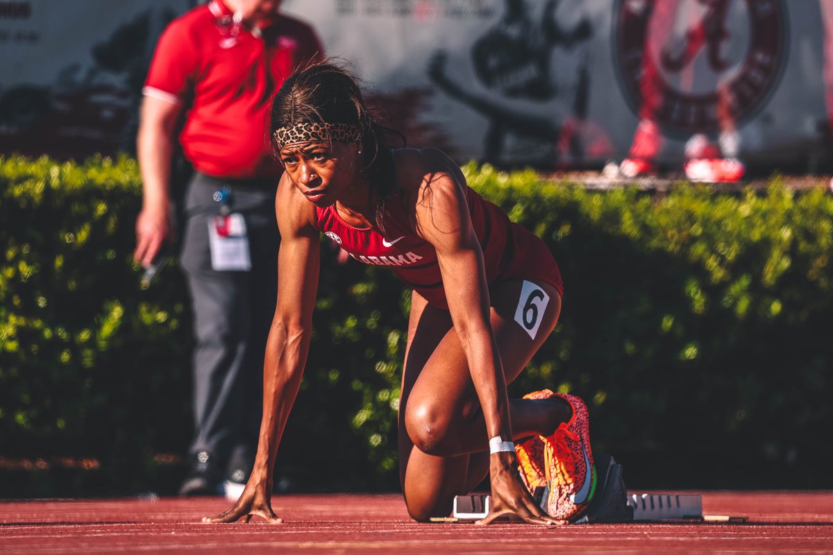 AlabamaTrack's tweet photo. Precious Nzeakor returns to the track for the women's 200m... and wins again, behind another PR! π€
#RollTidd https://t.co/XI6LxMfG4w
