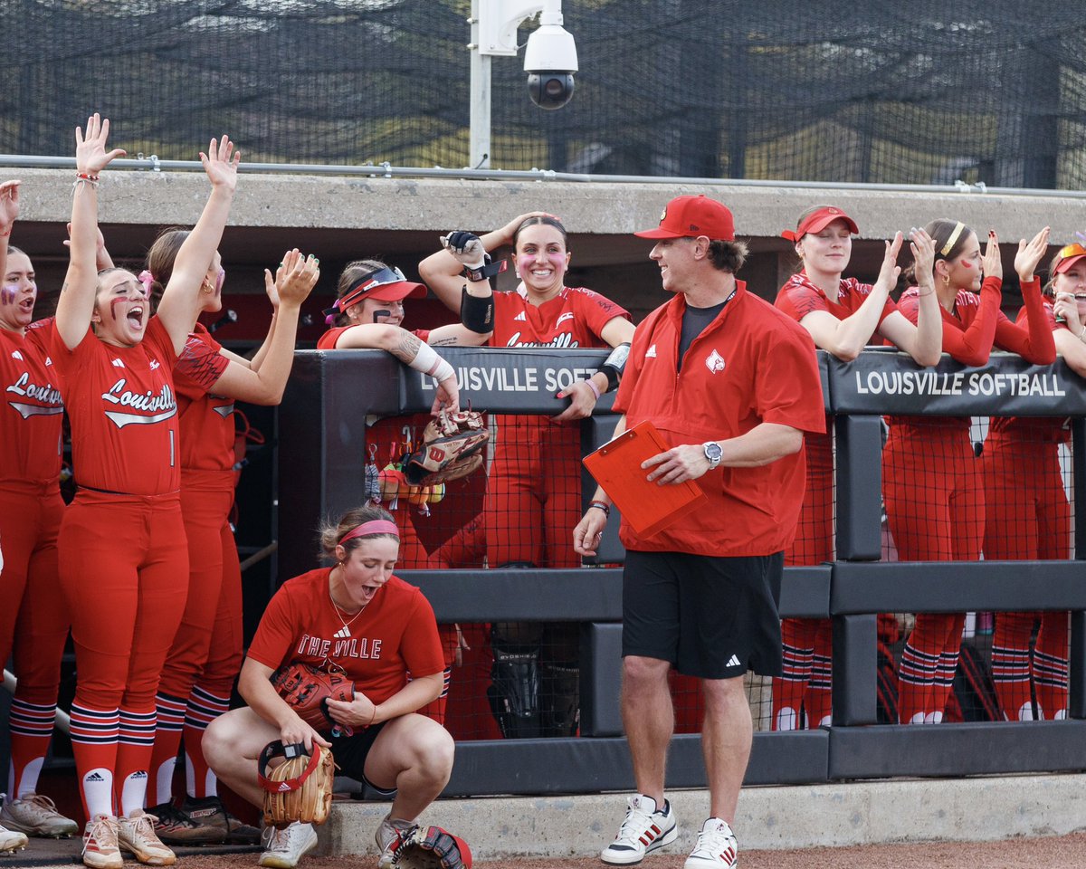 Louisville Softball (@louisvillesb) on Twitter photo Happy #NFCAday to our amazing coaching staff 👏
#GoCards | <a href="/NFCAorg/">National Fastpitch Coaches Association</a> Happy #NFCAday to our amazing coaching staff 👏
#GoCards | <a href="/NFCAorg/">National Fastpitch Coaches Association</a>