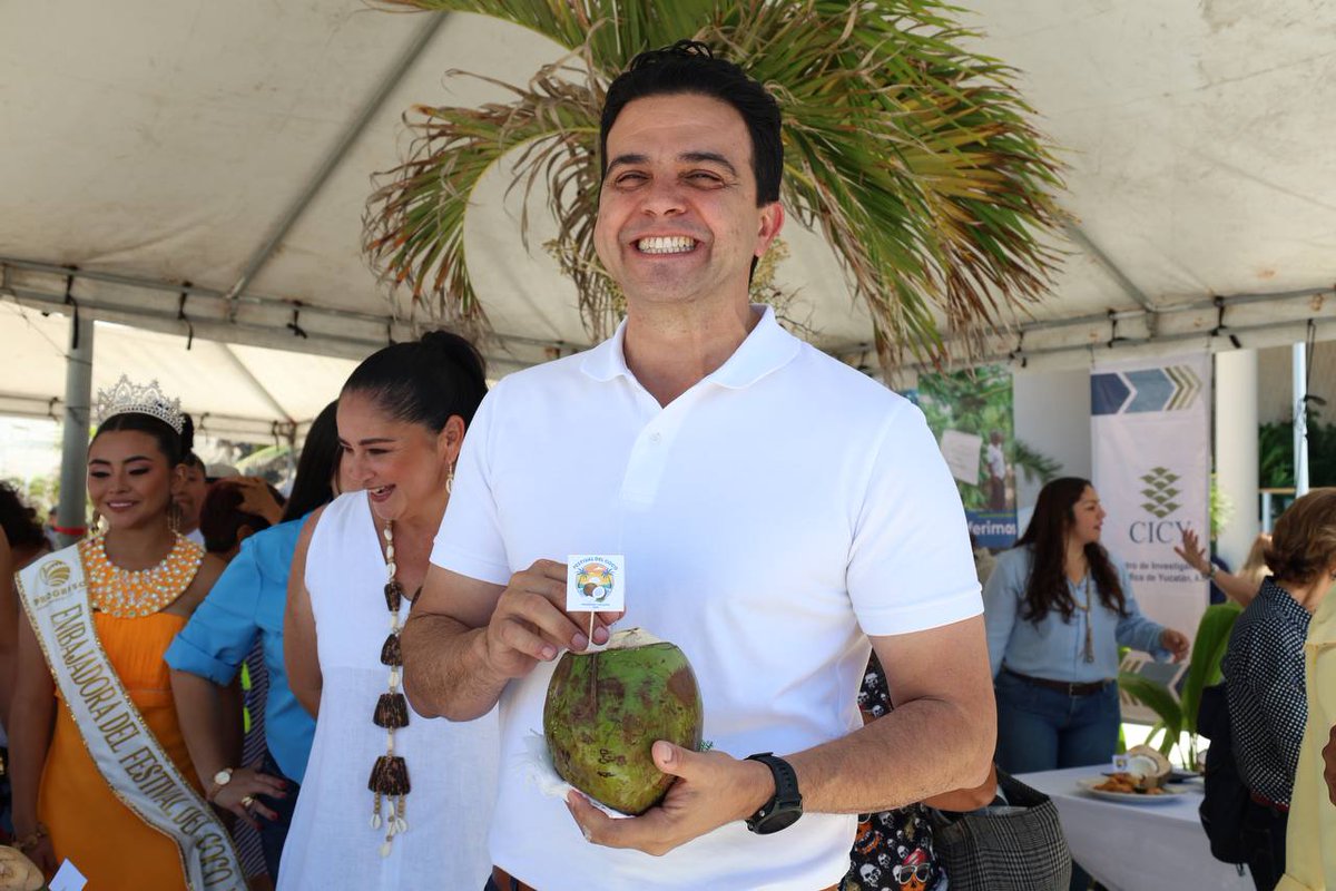 erikrihaniglez's tweet photo. Con mucho entusiasmo inauguramos el Primer  Festival del Coco en nuestro Malecón Tradicional, con la presencia de nuestros expositores locales.

¡Juntos vamos a darle por un #ProgresoConstante apoyando nuestra economía local!

#100xLasFamilias
#100xProgreso https://t.co/51w4aJyaBA