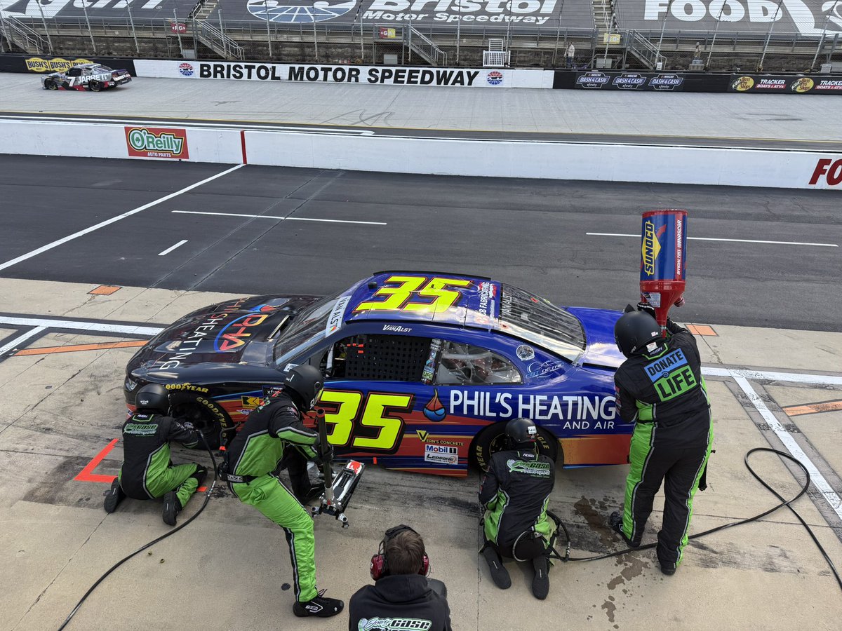 J_G_Motorsports's tweet photo. Caution for end of stage 2. 35 pits for tires, fuel & adjustments.
#PhilsHeatingandAir l #CBFabricating l #AceHardwareRockHill l #LTDelivery https://t.co/27TjgPZsTI