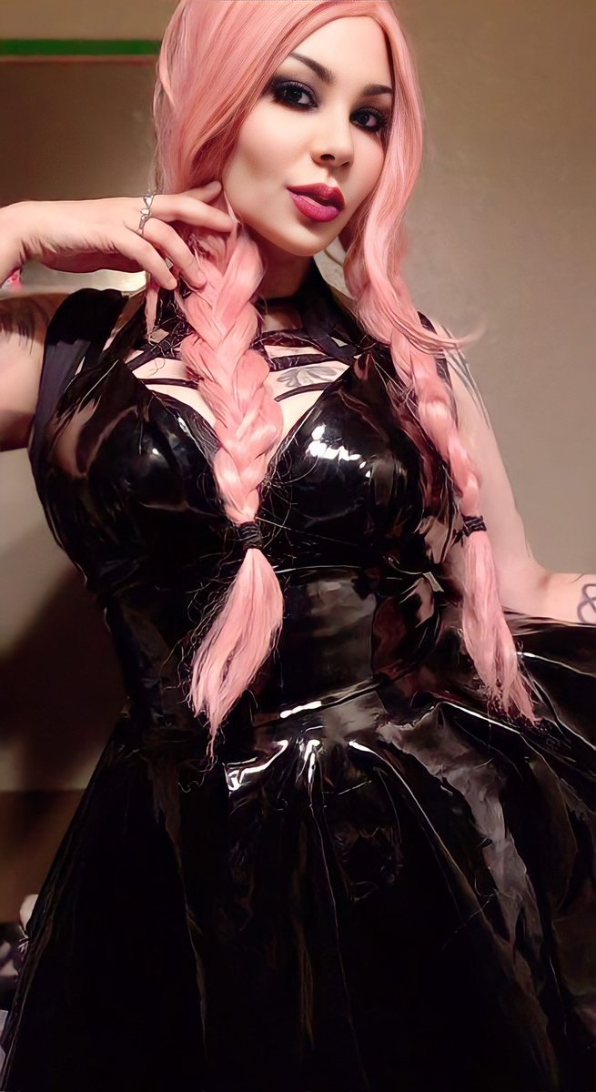 HighnessAmaya's tweet photo. Like my dress? 🖤🩷

Needing a sugar daddy to treat me right. No BS. I'm loyal af. https://t.co/hQKhH1i9y3