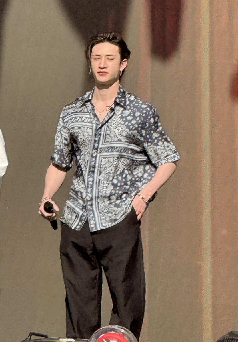 gnabnahc97chris's tweet image. OH MY GOD BANG CHAN!!!!!

 #dominATE_MEXICOCITY