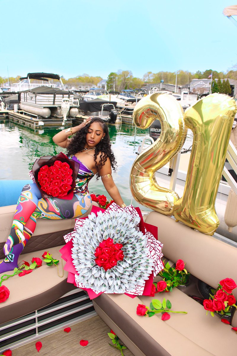 DasianaeC's tweet photo. Aries$$$exiest 🫧 happy birthday to me 4/12♈️ #aries #itsmybirthday #MSCBFW https://t.co/X519SmuvEf