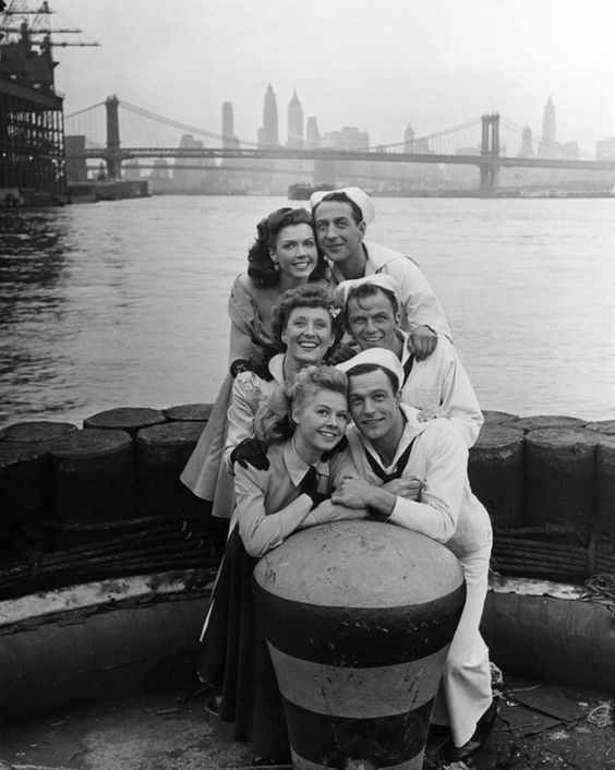 ClassicMovieHub's tweet photo. Ann Miller, Jules Munshin, Betty Garrett, Frank Sinatra, Vera-Ellen &amp; Gene Kelly on the set of On The Town, 1949... https://t.co/t2ALHPcHCH