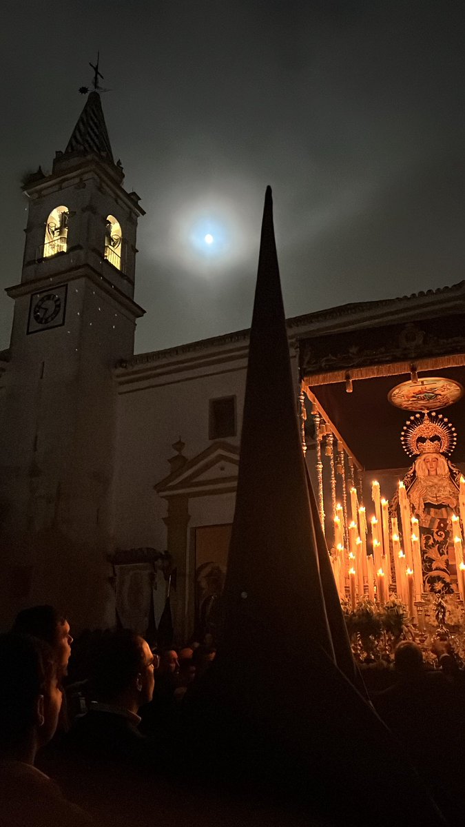 0:45| María Santísima de los Dolores en la plaza Ntra Sra de la Estrella