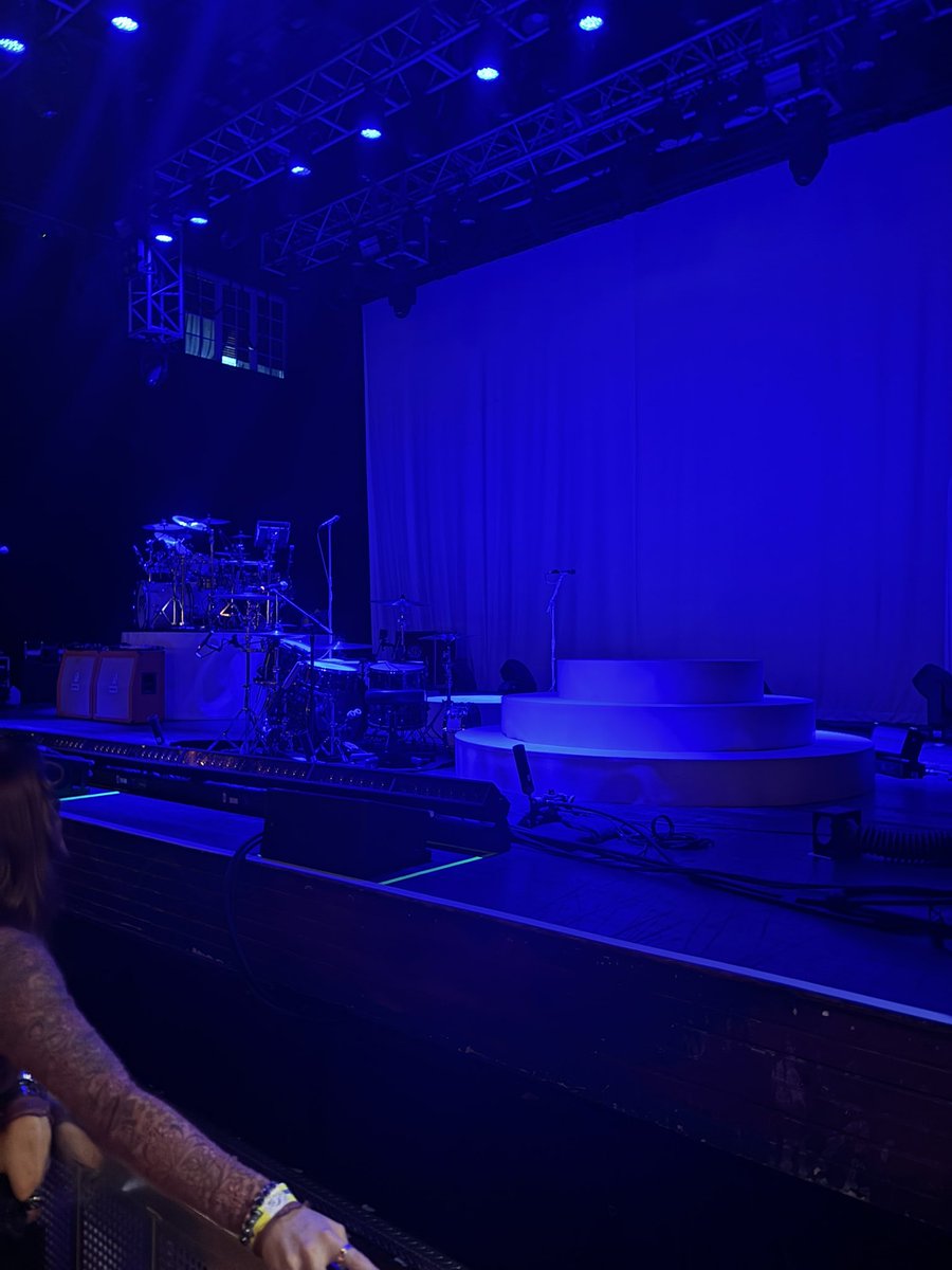 raptureball's tweet photo. No one here knows i’m raptureball https://t.co/4aGH02XkLq