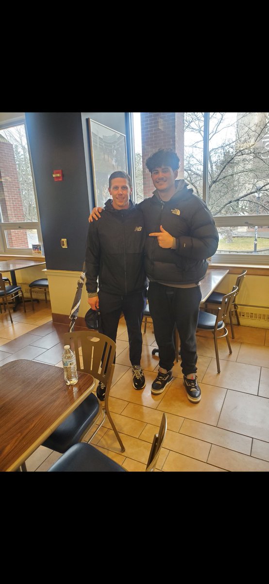 AlisGlory72's tweet image. Had a great visit at @BlackBearsFB today. I had great conversations with @CoachStevensFB and @JamesoHagan285 Can’t wait to get on campus again soon. #BlackBearNation #UpHayes @CardinalHayesFB