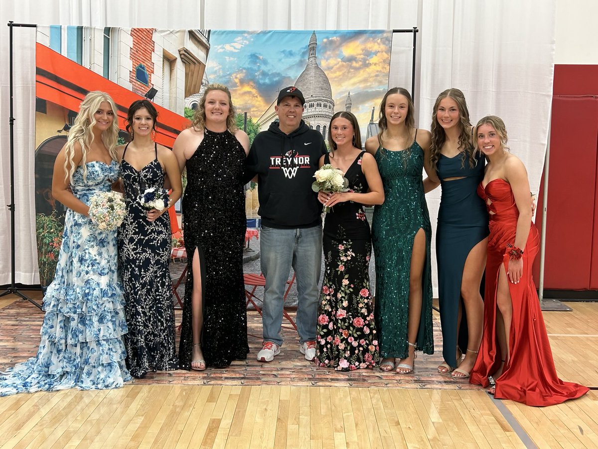 Treynor Girls BB (@treynorgirlsbb) on Twitter photo ā¦<a href="/TreynorNation/">Treynor Nation</a>ā© prom tonight! The team looks great (except for coach)! Have a fun night ladies! ā¦<a href="/TreynorNation/">Treynor Nation</a>ā© prom tonight! The team looks great (except for coach)! Have a fun night ladies!