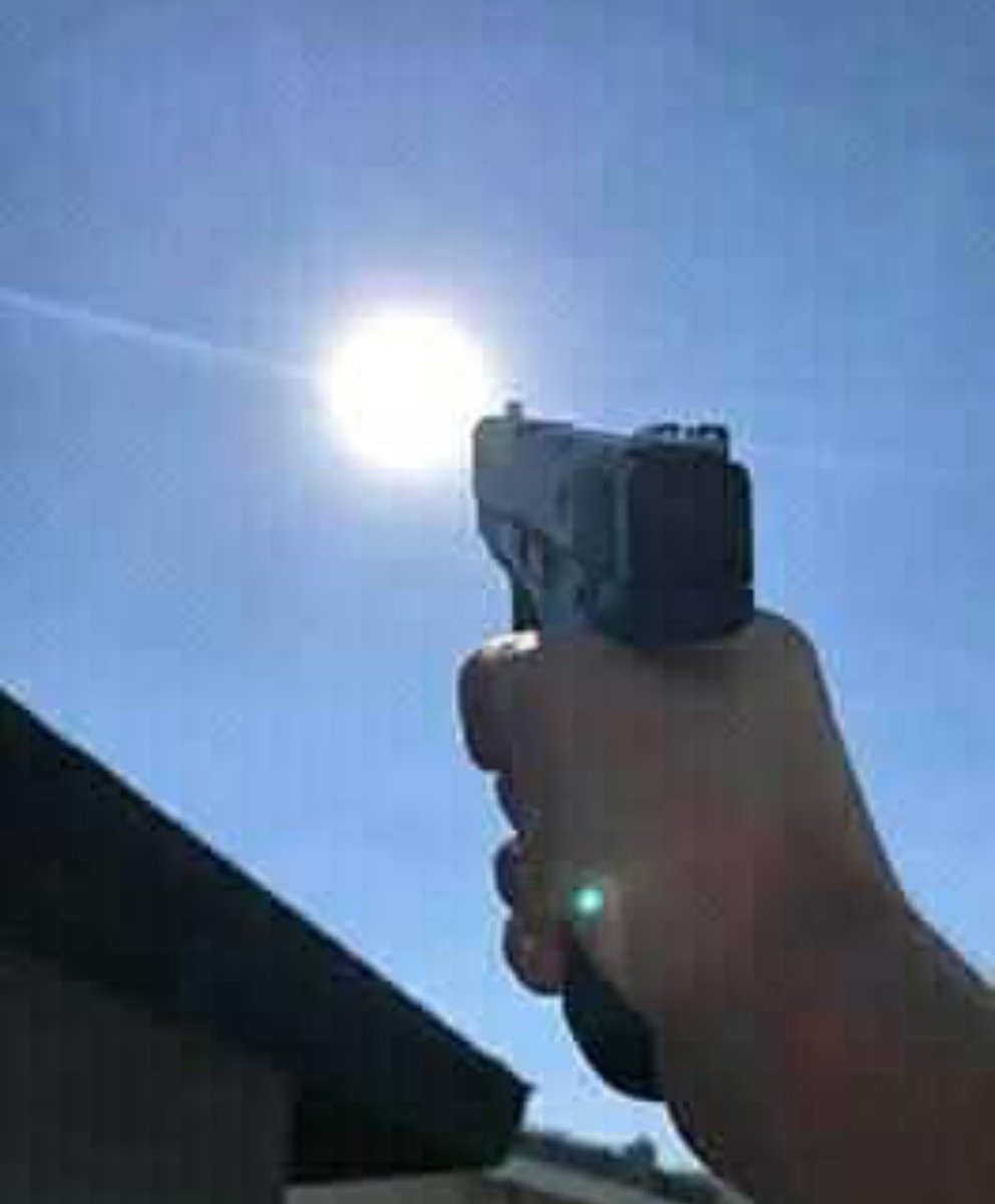 CB97kiowo's tweet photo. Que pasa mi vida te molesta el sol? https://t.co/3e1PZ7DxHQ
