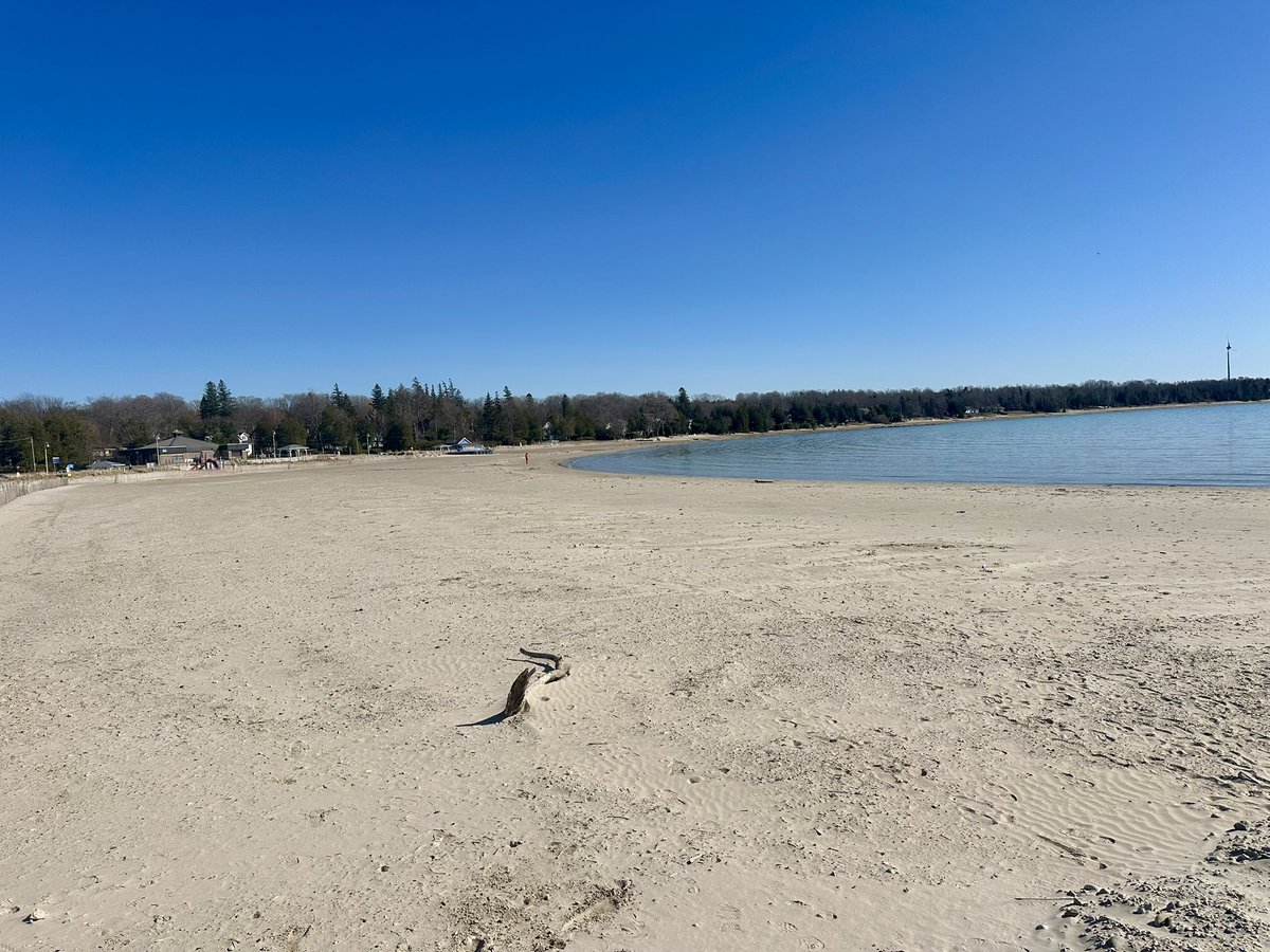 ParadiseInn_'s tweet photo. Book it! Canadian beach fun! https://t.co/fnVN9Lx6Kp #partytime #BeachVibes #Paradiseinn #sunset #boating #getaway #drivingdistance #HealthyHabits #yogagirl https://t.co/nSV5CWhsan