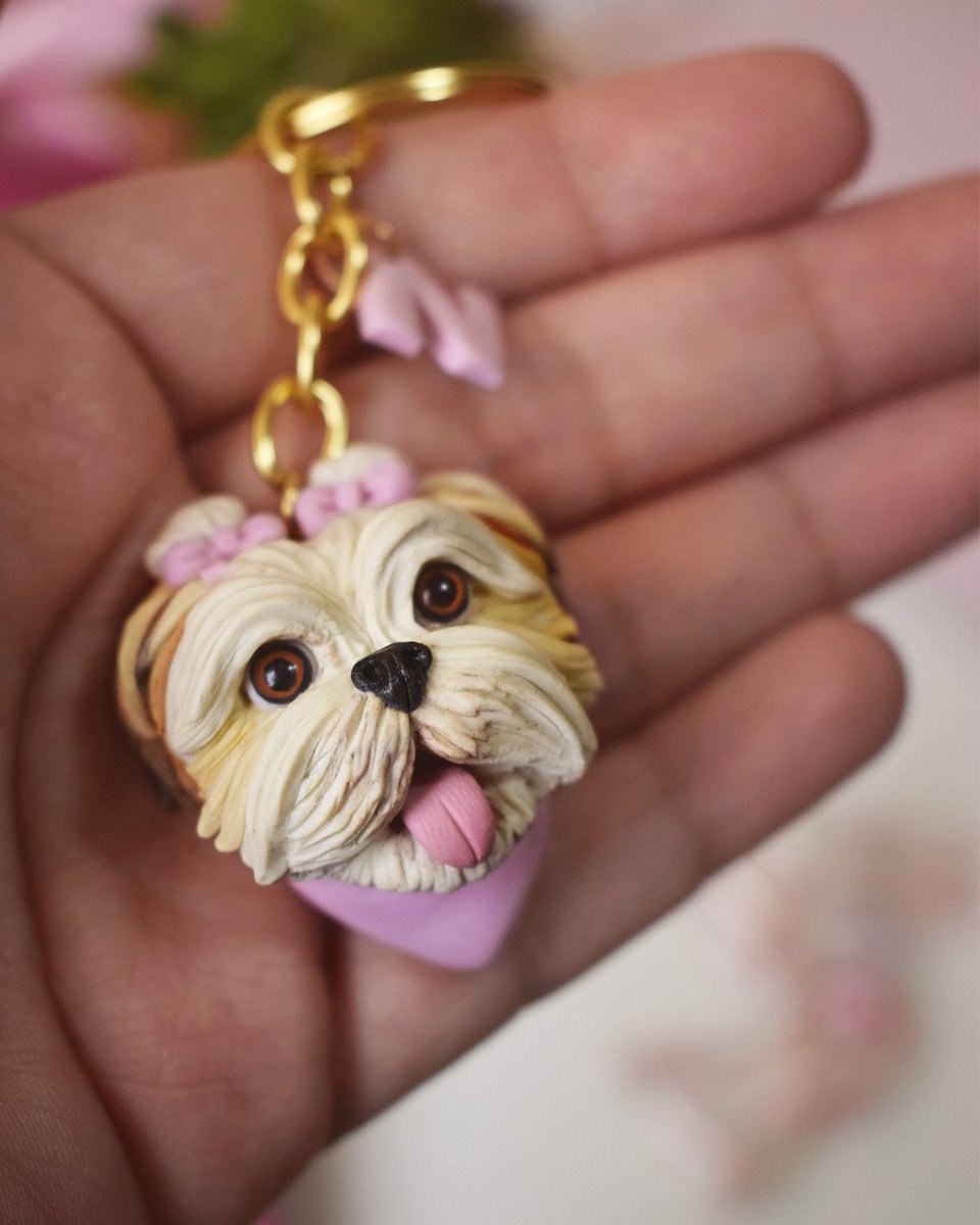 Mini Nia 🐶💕
Handmade custom keychain made with love ✨
Get yours now!
#handmade #customkeychain #opencommissions #polymerclay #uniquegift