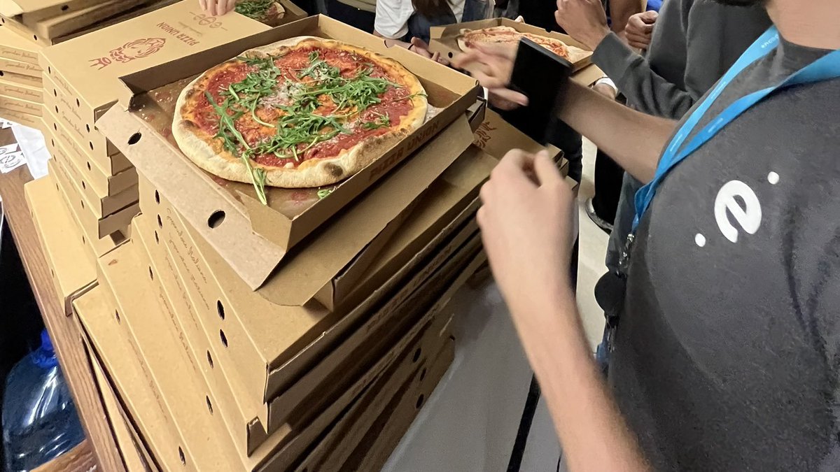 bzidi6888's tweet photo. Code’s flowing, ideas are popping, and yes there’s still enough pizza to fuel your next AI breakthrough.

From late-night models to mid-day munchies, we’re building the future one slice at a time.

#EncodeAILondon @encodeclub @SuperteamUK https://t.co/hfPKb4Xm94
