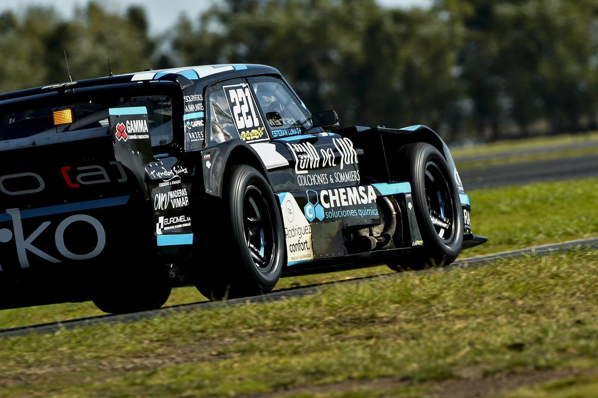 Sábado de clasificación 🔥

Después de quedar P3 en el último entrenamiento, clasificamos en el P10. No cayó de la mejor manera la goma nueva, estábamos para estar más adelante 👊🏼

Mañana a sumar puntos que es lo importante 🙌🏼

#BrunoMS 🔸 #TCPistaMouras