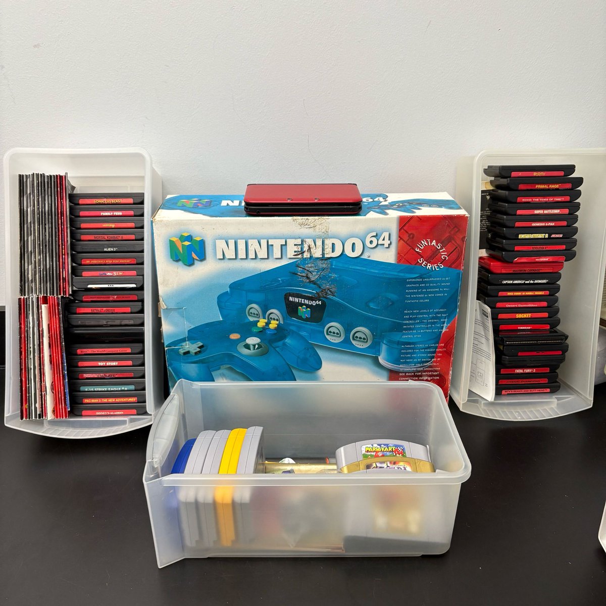 PAYMORESTORES's tweet photo. Declutter! Retro games are pouring in—PayMore Stores are the top spot to trade your classics for cash! #paymore #retrogaming https://t.co/SDRIA0mI8g