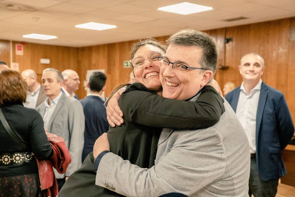 ¡Felices 20🎂, <a href="/AUMEinforma/">AUME</a> ! 
Orgullosa de vuestro trabajo para que las condiciones sociales, laborales y económicas de l@s militares mejoren y sean cada vez más justas.
Gracias a quienes abrieron el camino del asociacionismo militar y a quienes logren el de sindicalismo mañana.