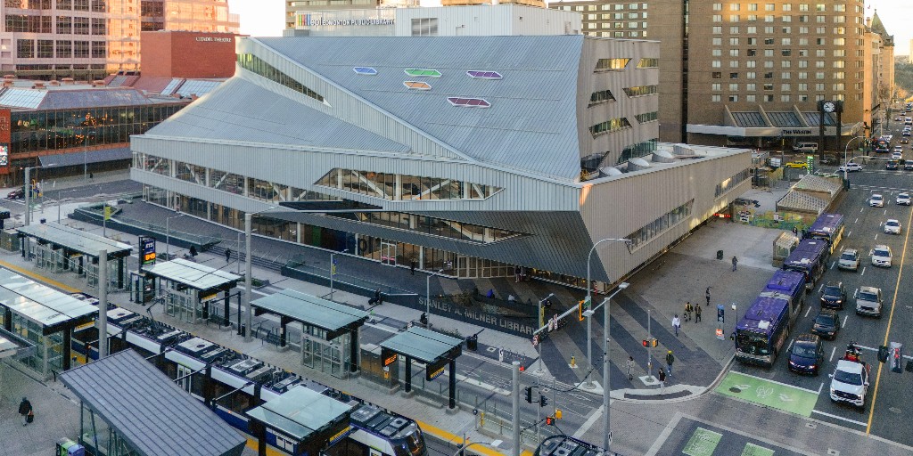 Tomorrow, Sunday, April 13, water service at the Stanley A. Milner Library will be fully shut off. All washrooms will be out of service. Portable washrooms will be located outside the Northwest Main Entrance, along the 100 Street sidewalk. Thanks for your understanding.

#YEG