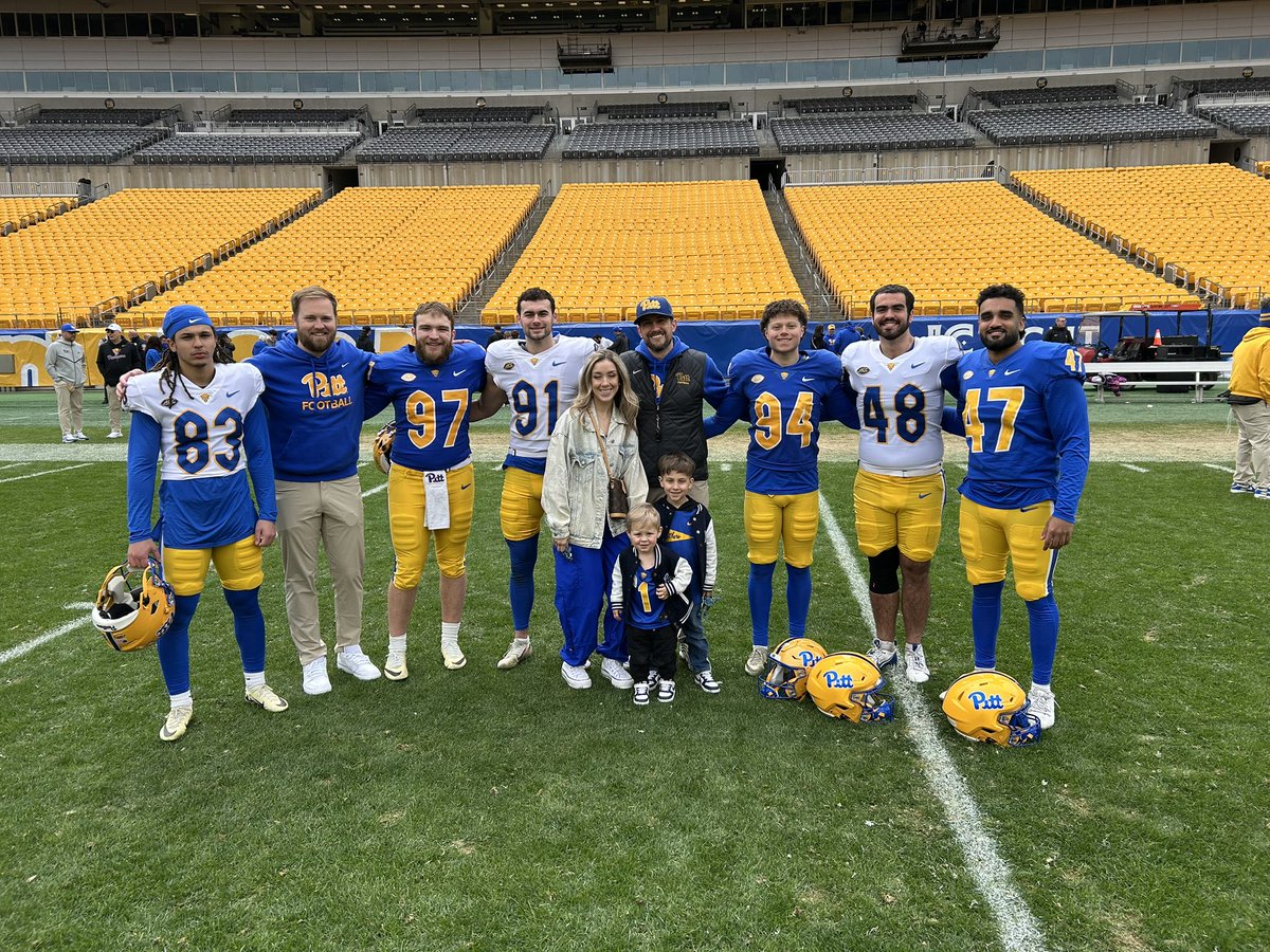 coachjbronowski's tweet image. Spring ball in the books!! Loved the way these 2 groups attacked it all spring!! #Pack #HTG #H2P