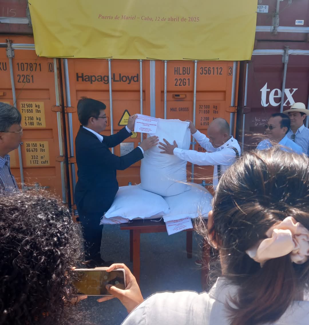 Cuba recibe donativo de 10 000 toneladas de arroz de Vietnam,  en cumplimiento de los acuerdos establecidos durante la visita a la isla del secretario general del Partido Comunista de Vietnam, To Lam, en septiembre de 2024. Se anunció también el donativo de otras 1500 toneladas.
